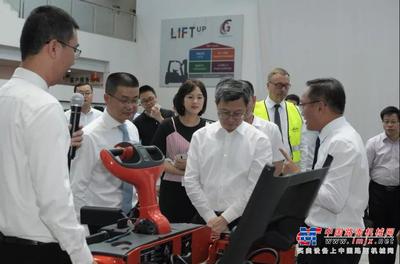 科技驱动，智造未来 厦门市长庄稼汉调研林德软件研发，擘画高质量发展新蓝图